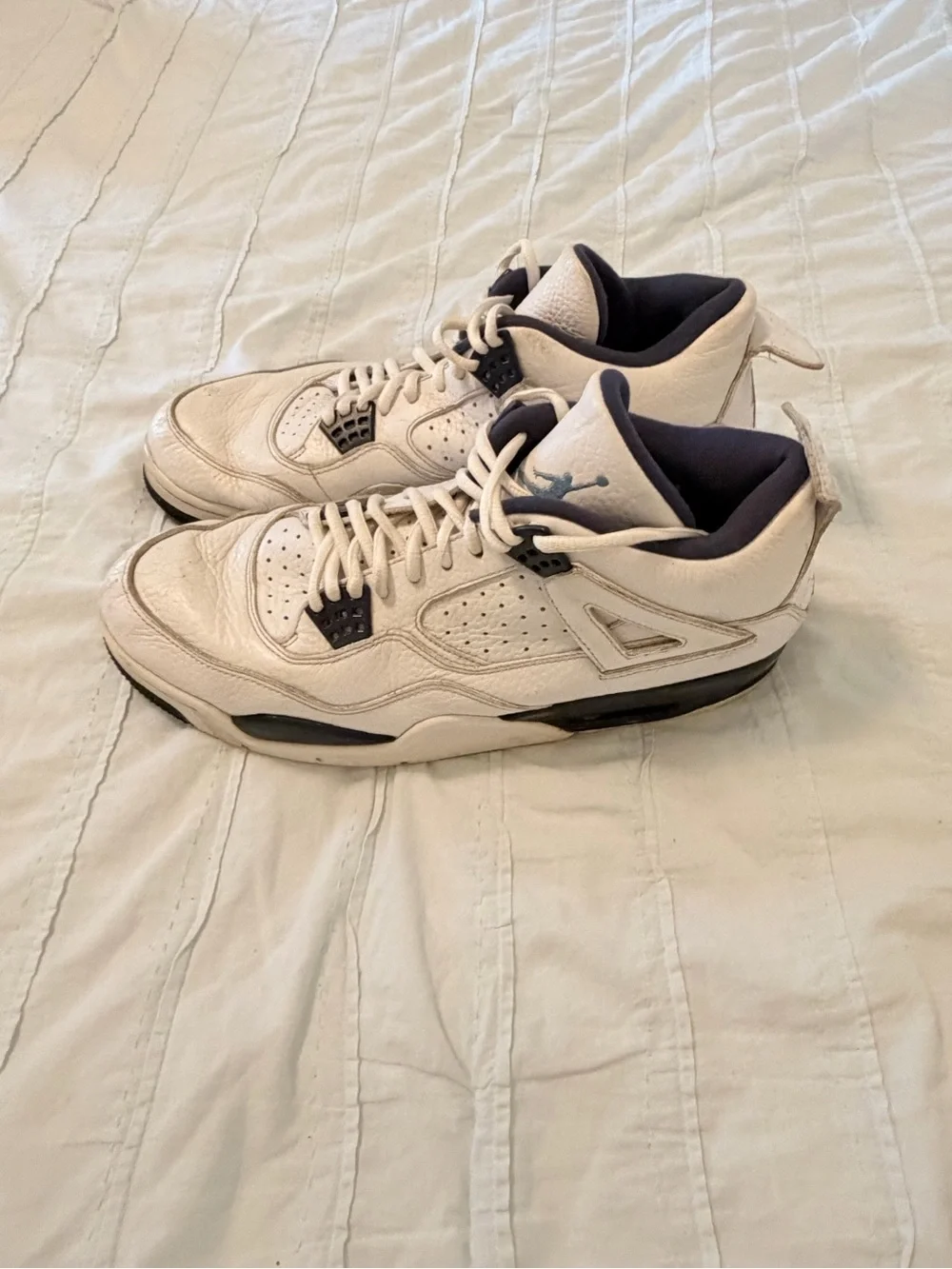 Jordan Men's Basketball Sneakers in Off-White and Navy Accent
